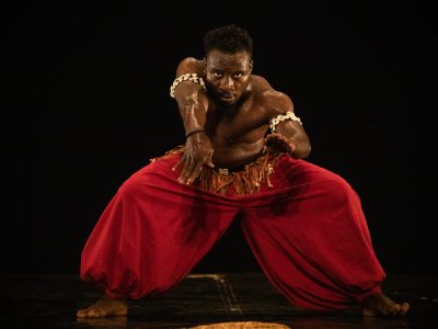 Yiiki Africa Bolero, a creation by choreographer Irene Tassembedo.Yiiki Africa Bolero, une creation de la choregraphe Irene Tassembedo.